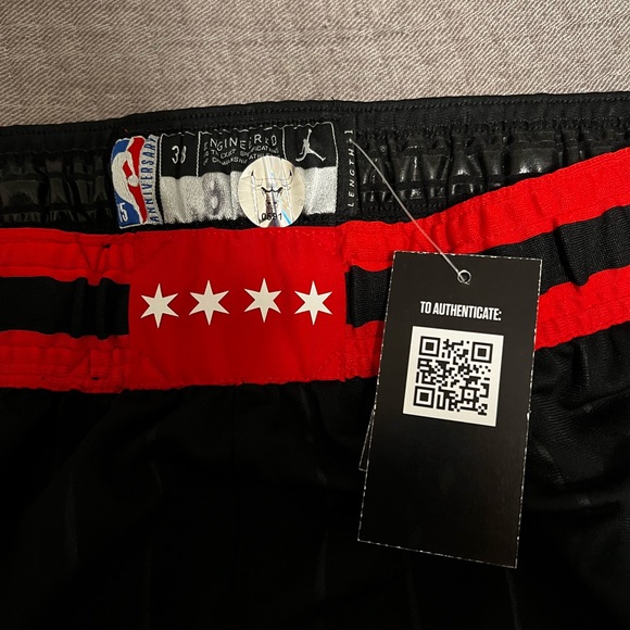 Jordat short - Picture 3 of 3